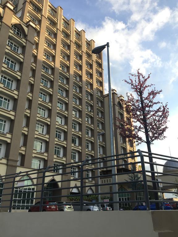 Apartment Wakaf Che Yeh Кота Бару Екстериор снимка